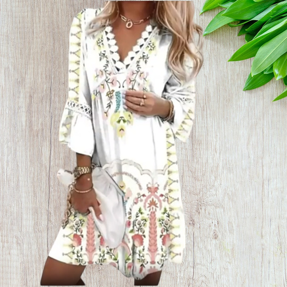 Dresses & Skirts - Boho Floral Lace V-Neck 3/4 Sleeve Mini Dress - Size Large